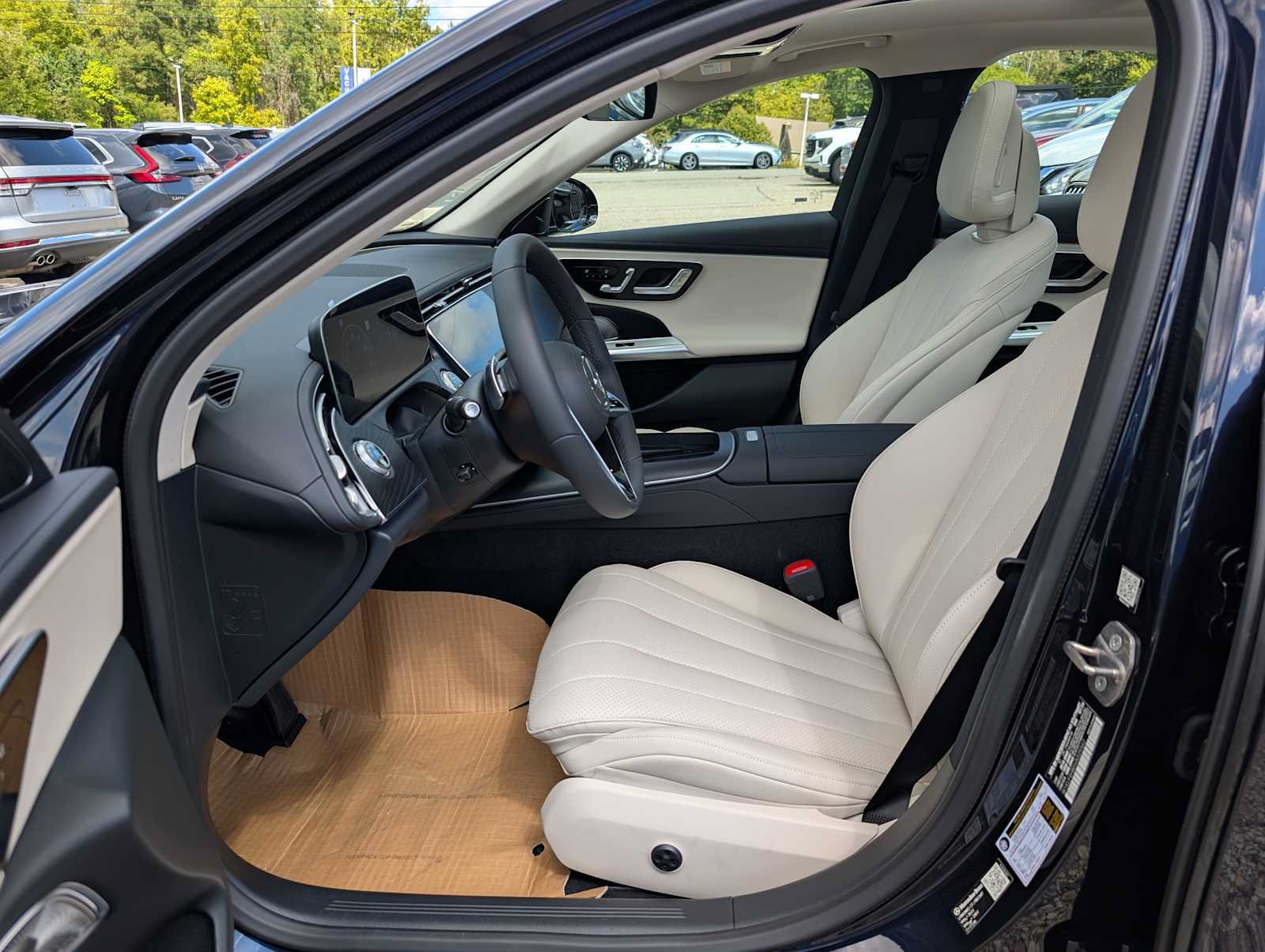 New 2027 Mercedes-Benz E 350 4MATIC Sedan image 4