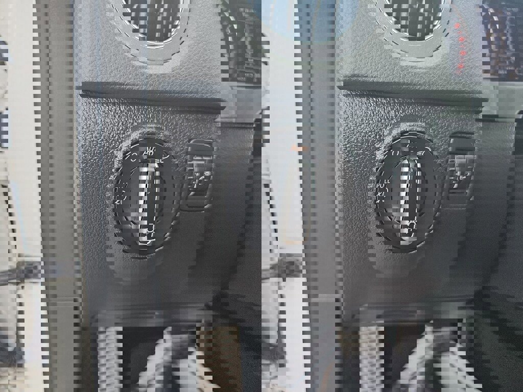 Used 2016 Volkswagen Tiguan R-Line image 11