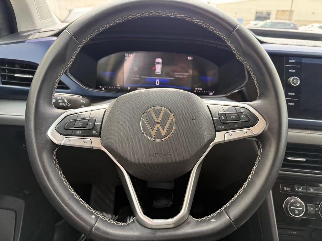 Certified 2024 Volkswagen Taos SE w/ MDO Package FWD image 20