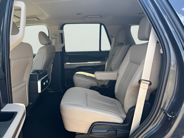 Used 2024 Ford Expedition XLT AWD/4WD image 35