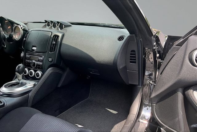 Used 2012 Nissan 370Z Coupe RWD image 22