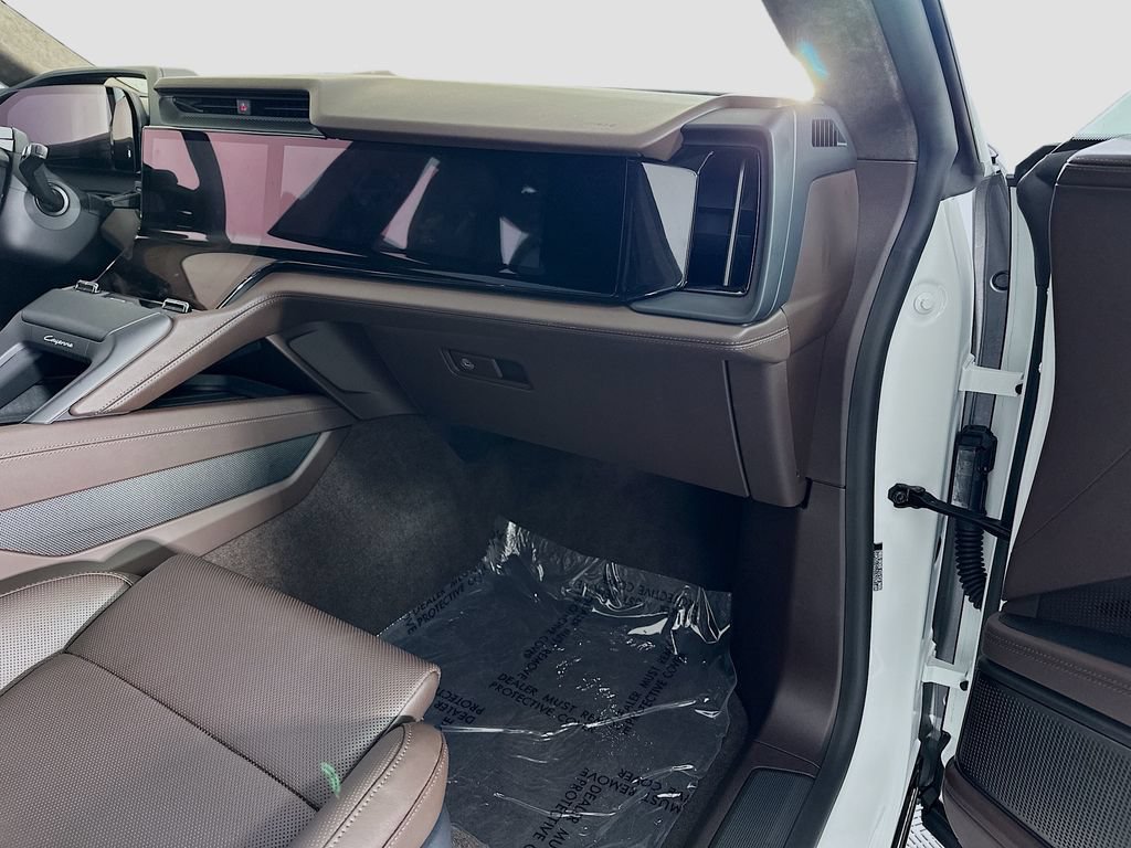 New 2026 Porsche Cayenne Turbo AWD/4WD image 32