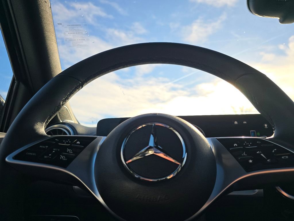 Certified 2026 Mercedes-Benz GLB 250 4MATIC image 28
