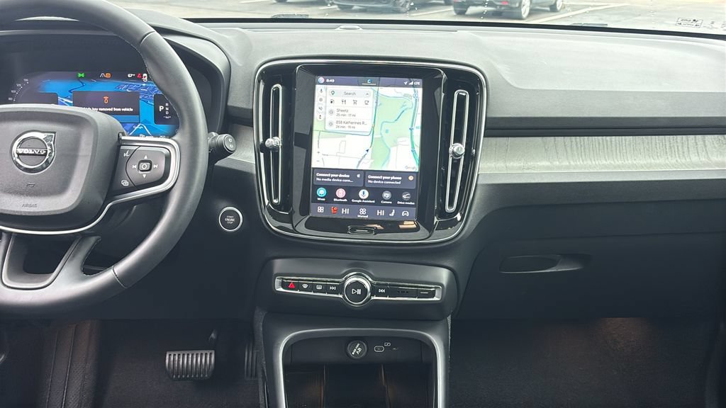 Certified 2024 Volvo XC40 B5 Plus w/ Climate Package AWD/4WD image 6