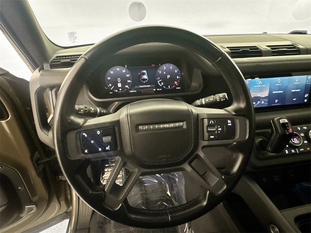 Certified 2023 Land Rover Defender 110 X-Dynamic SE image 11