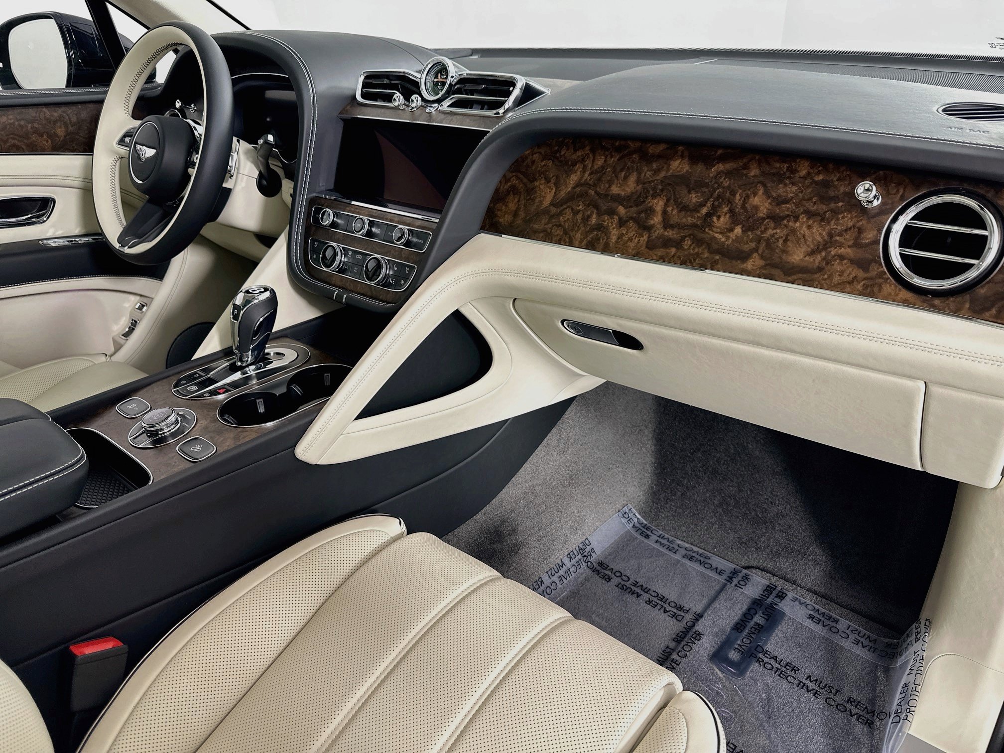 New 2026 Bentley Bentayga AWD/4WD image 26