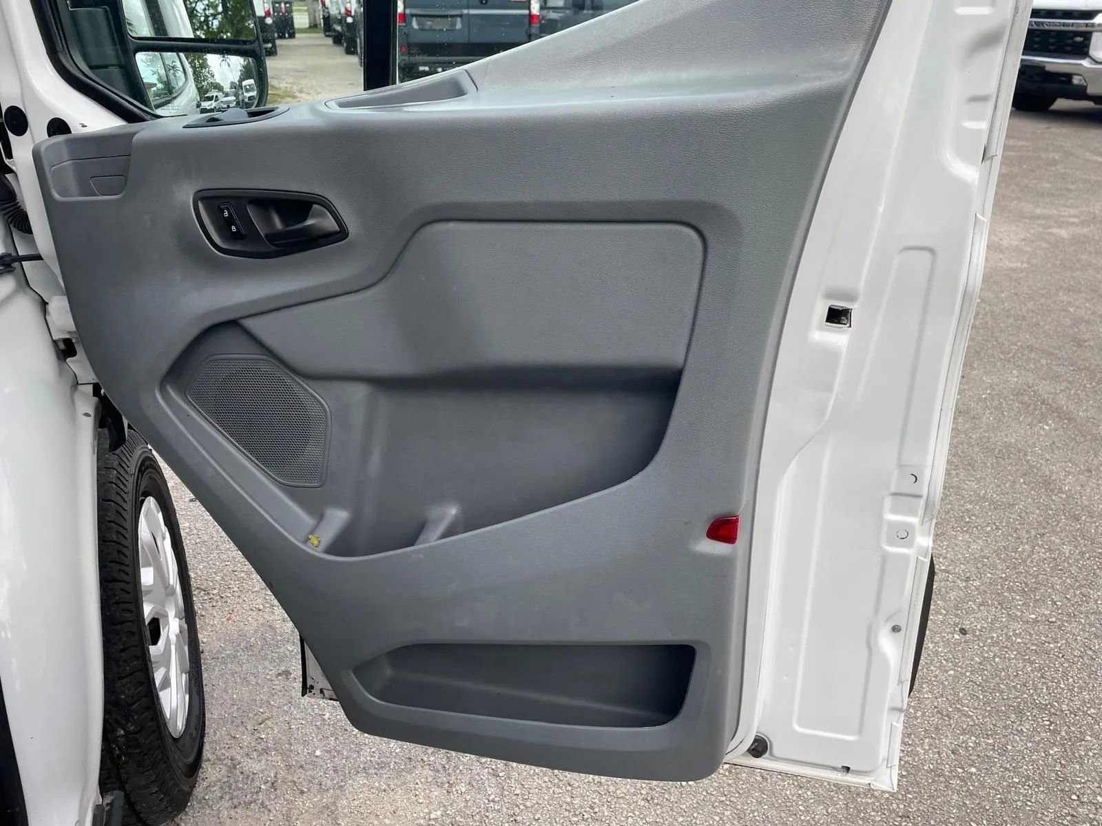 Used 2019 Ford Transit 350 XLT image 13