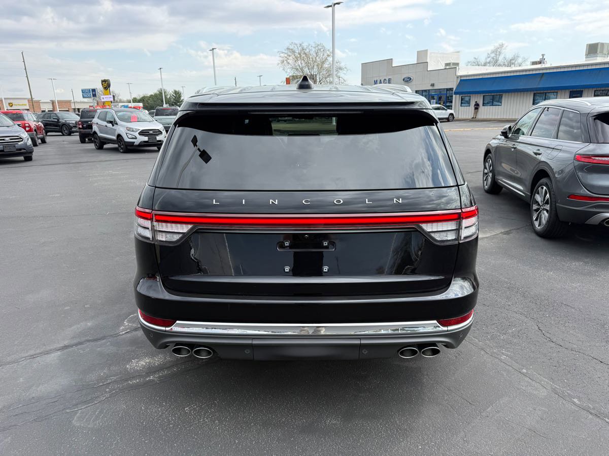 Used 2025 Lincoln Aviator Reserve w/ Equipment Group 201A image 6