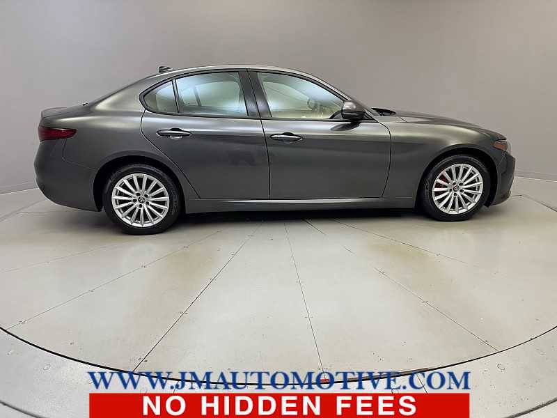 Used 2022 Alfa Romeo Giulia Sprint image 6