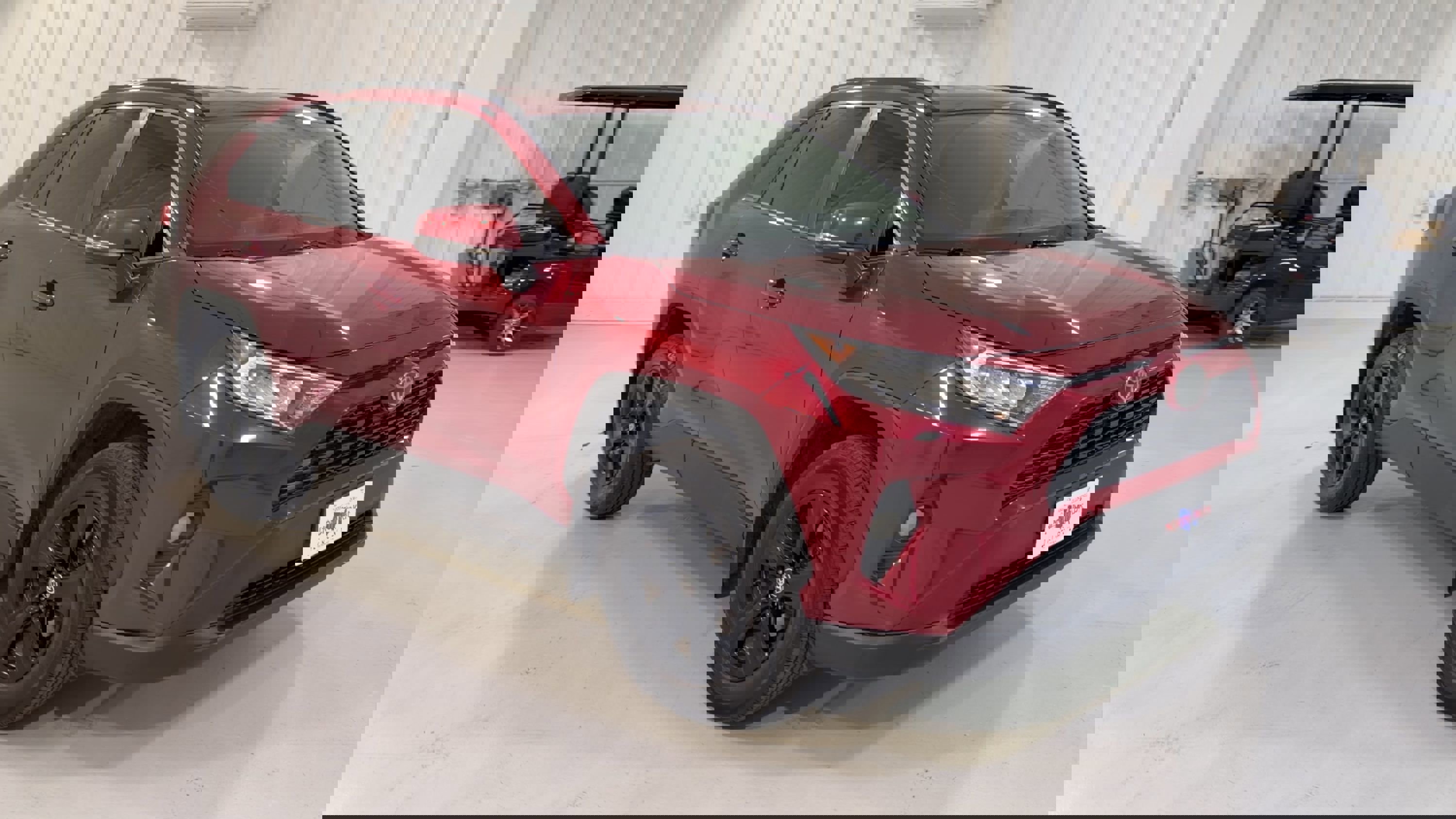 Used 2021 Toyota RAV4 XLE image 3