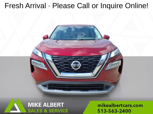 Used 2021 Nissan Rogue SV image 2