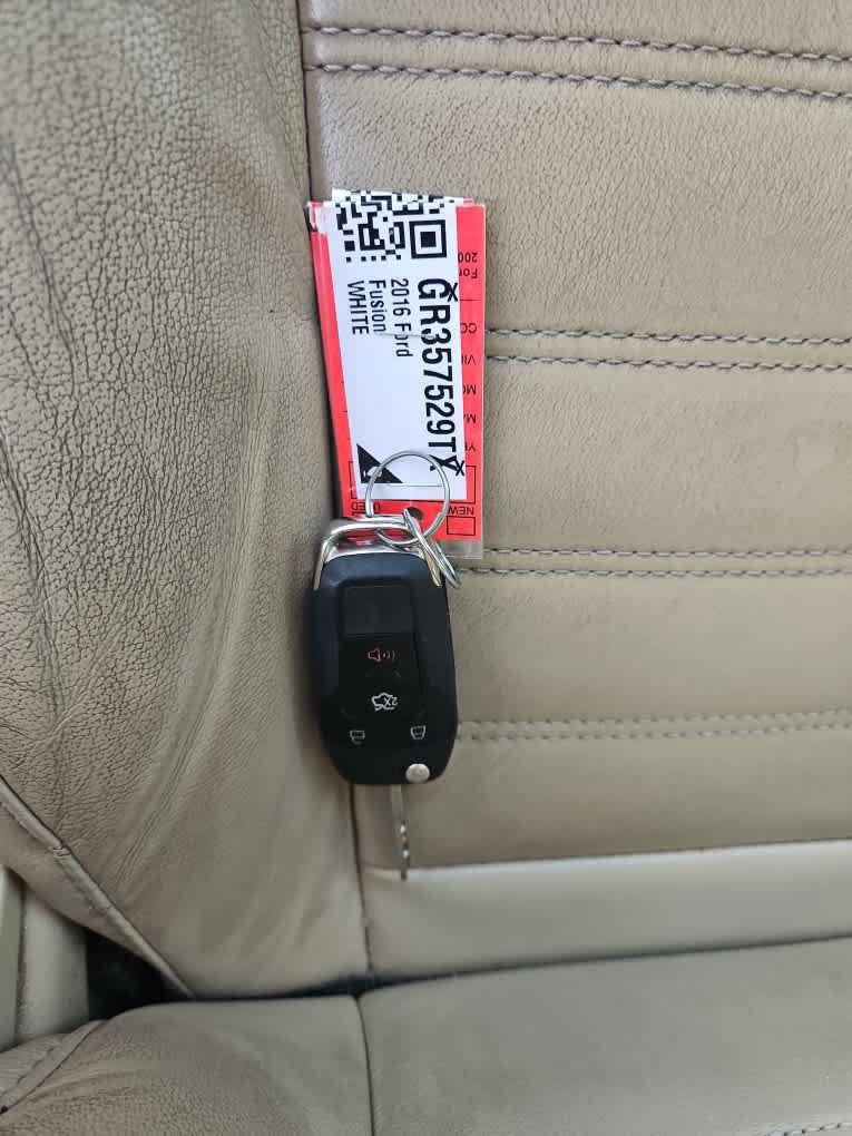 Used 2016 Ford Fusion Energi SE FWD image 20