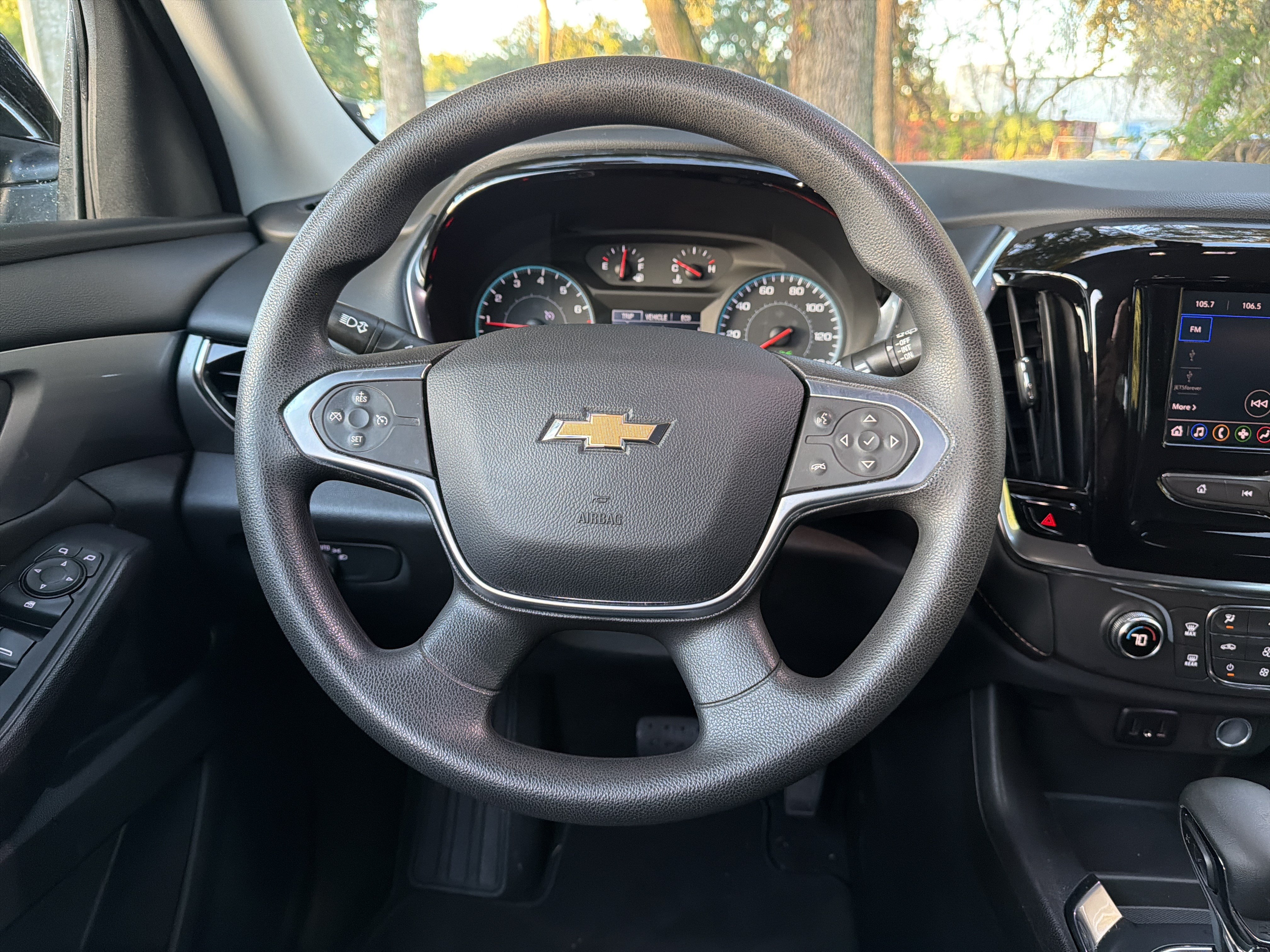 Used 2021 Chevrolet Traverse LS FWD image 32