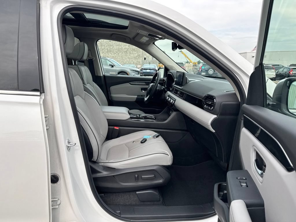 Certified 2024 Honda Pilot Elite image 44