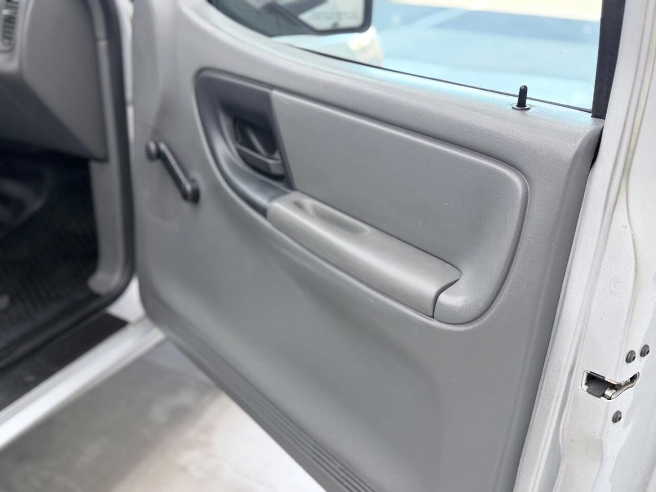 Used 2011 Ford Ranger XL image 10