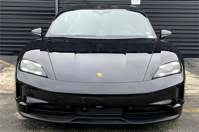 New 2025 Porsche Taycan image 13