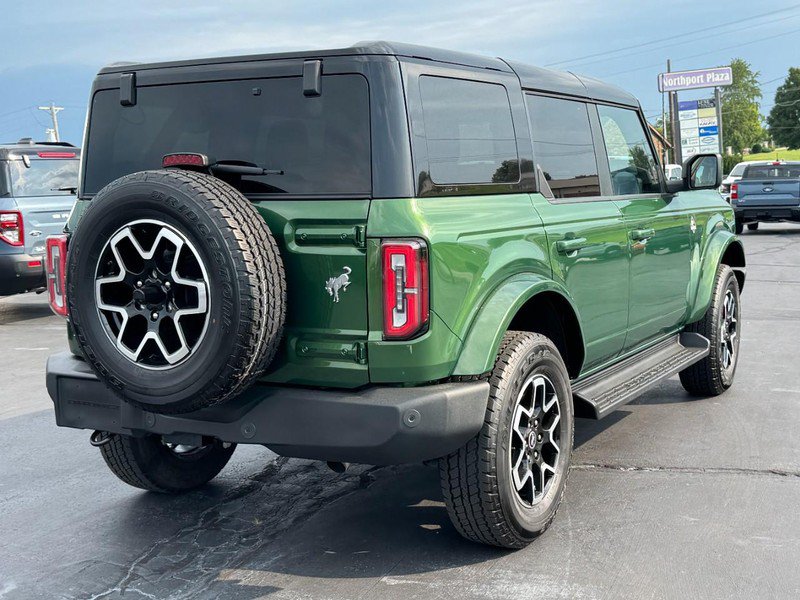 Used 2025 Ford Bronco Outer Banks AWD/4WD image 3