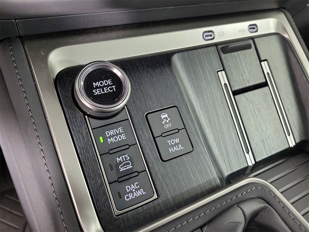 Used 2025 Lexus GX 550 image 31