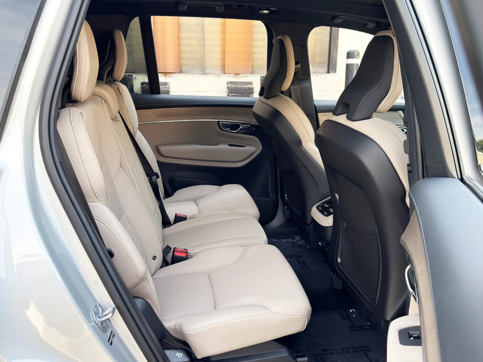 Used 2025 Volvo XC90 B5 Core w/ Protection Package Premier AWD/4WD image 45