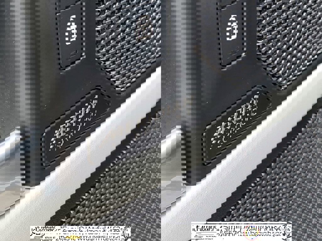 Used 2023 Land Rover Defender 110 SE image 25