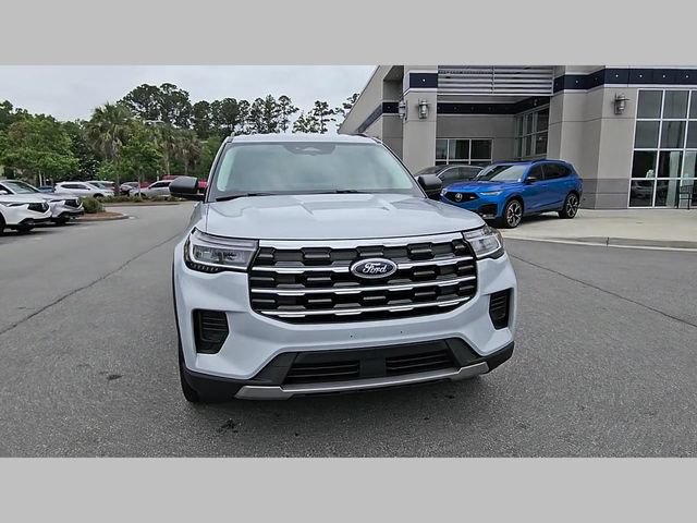 Used 2025 Ford Explorer Active AWD/4WD image 34
