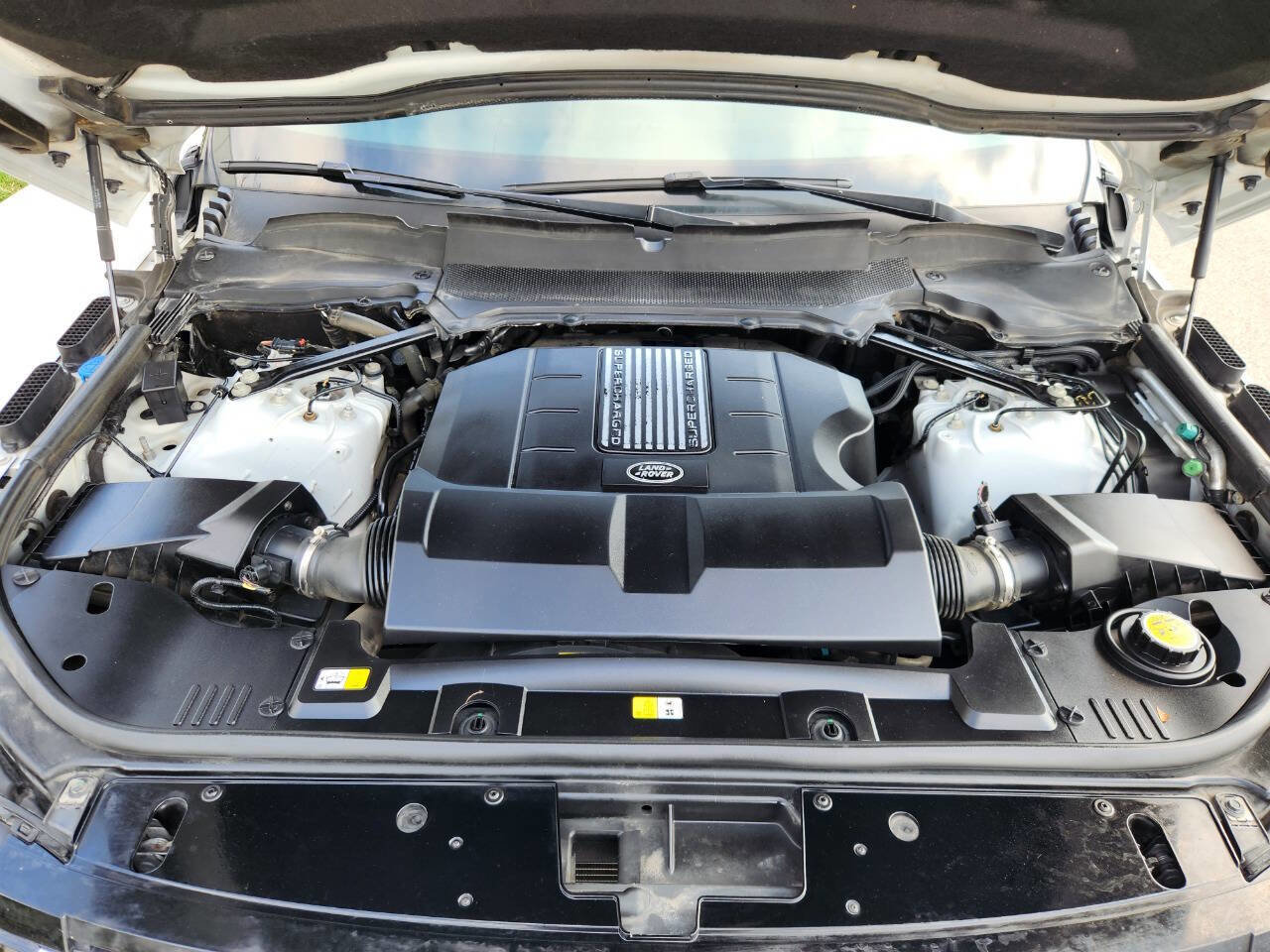 Used 2018 Land Rover Range Rover HSE image 11