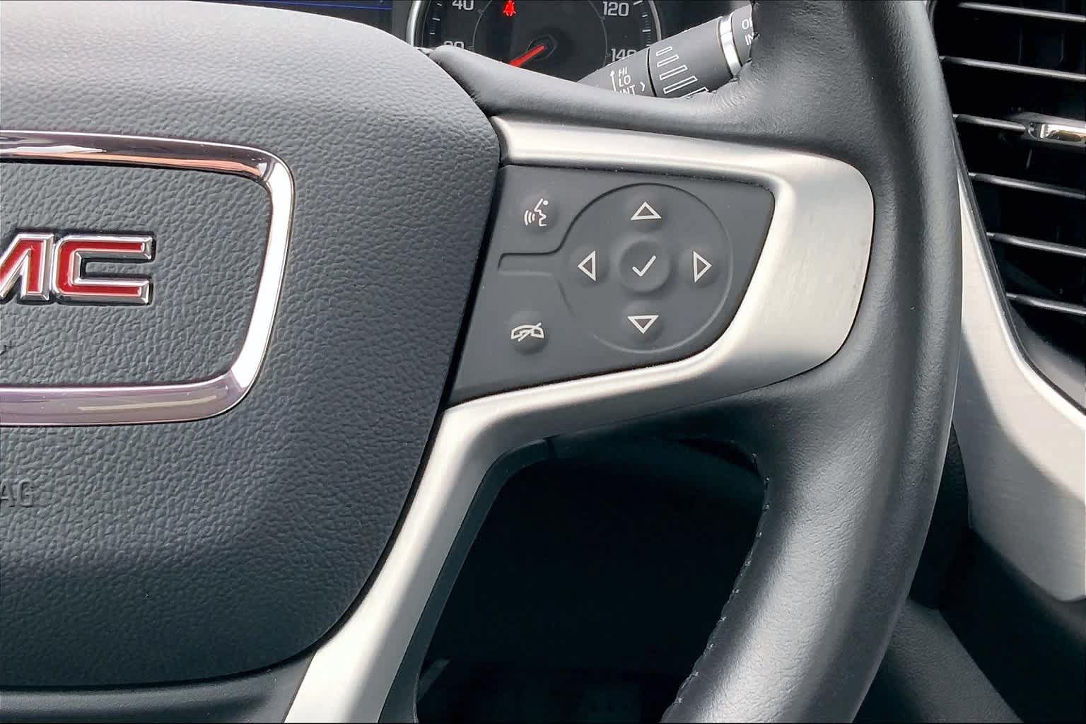 Used 2020 GMC Acadia SLT w/ Premium Package FWD image 25