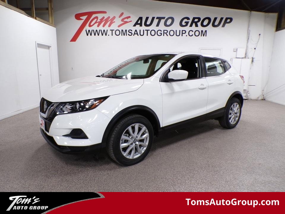 Used 2021 Nissan Rogue Sport S image 1