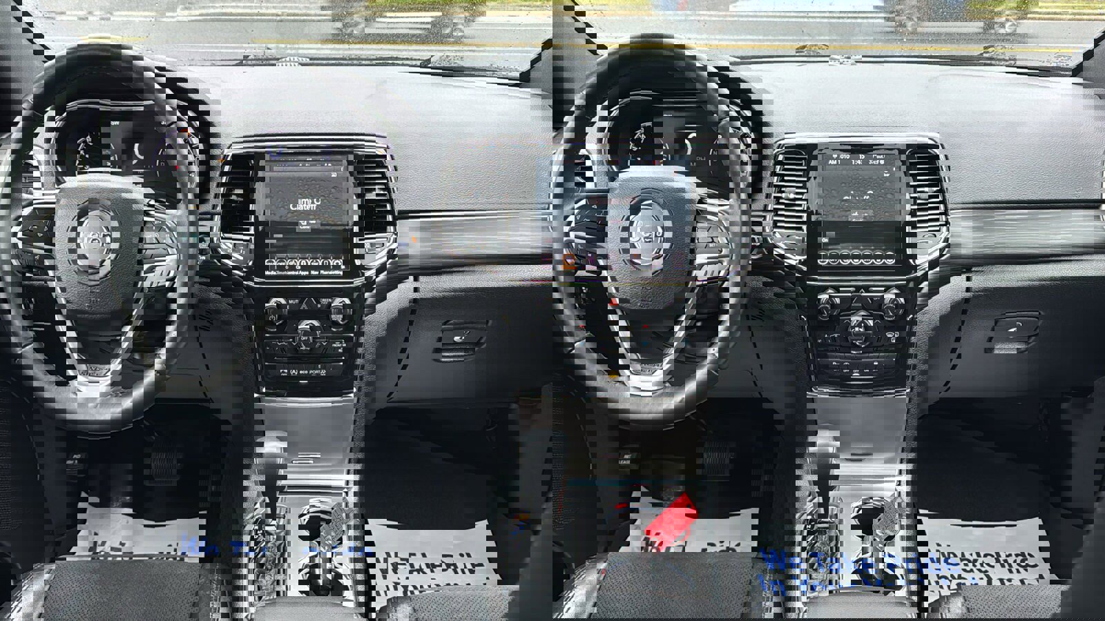 Certified 2022 Jeep Grand Cherokee Laredo X image 13