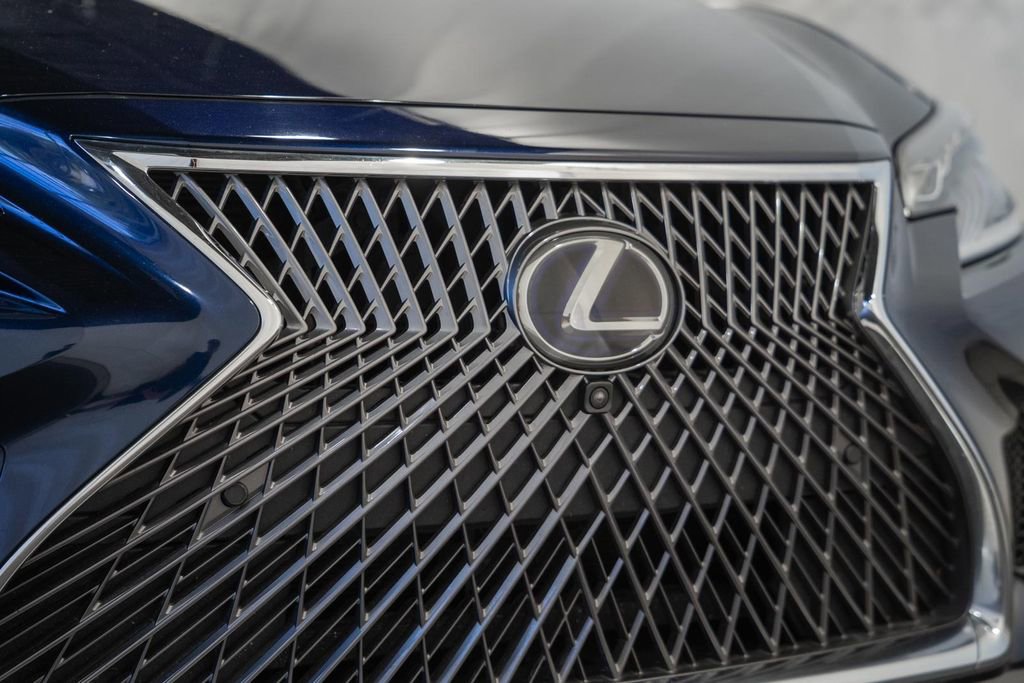 Used 2019 Lexus LS 500h w/ Luxury Package image 10