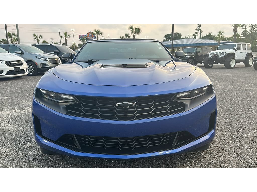 Used 2021 Chevrolet Camaro LT RWD image 9