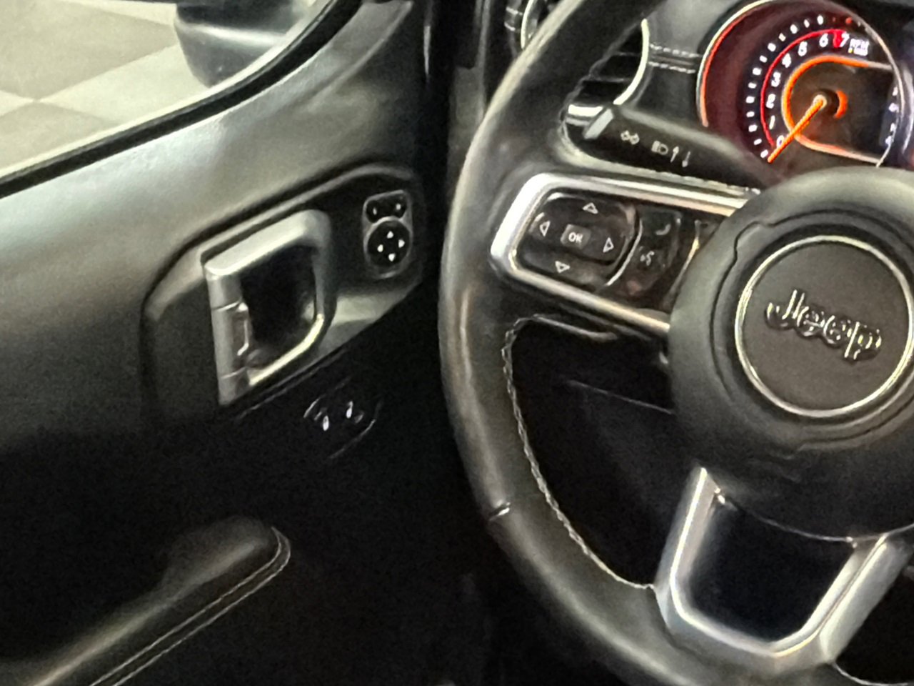 Used 2019 Jeep Wrangler Unlimited Sahara w/ Uconnect 4C Nav & Sound Group image 19