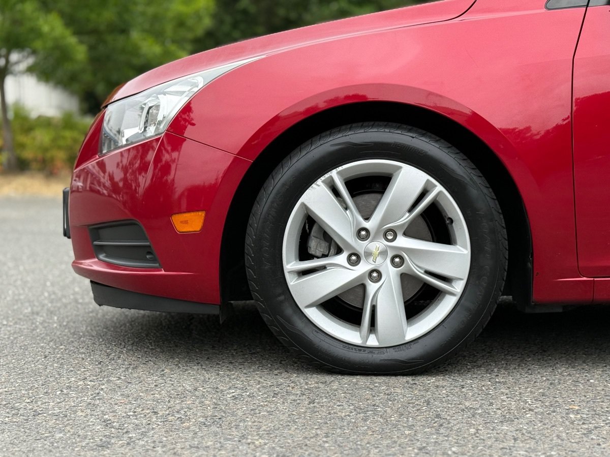 Used 2014 Chevrolet Cruze Diesel FWD image 11