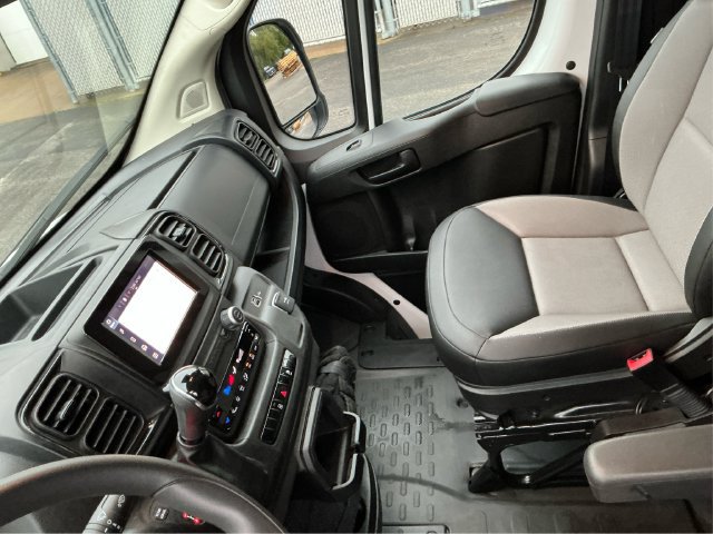 Used 2026 RAM ProMaster 2500 w/ Convenience Group FWD image 24