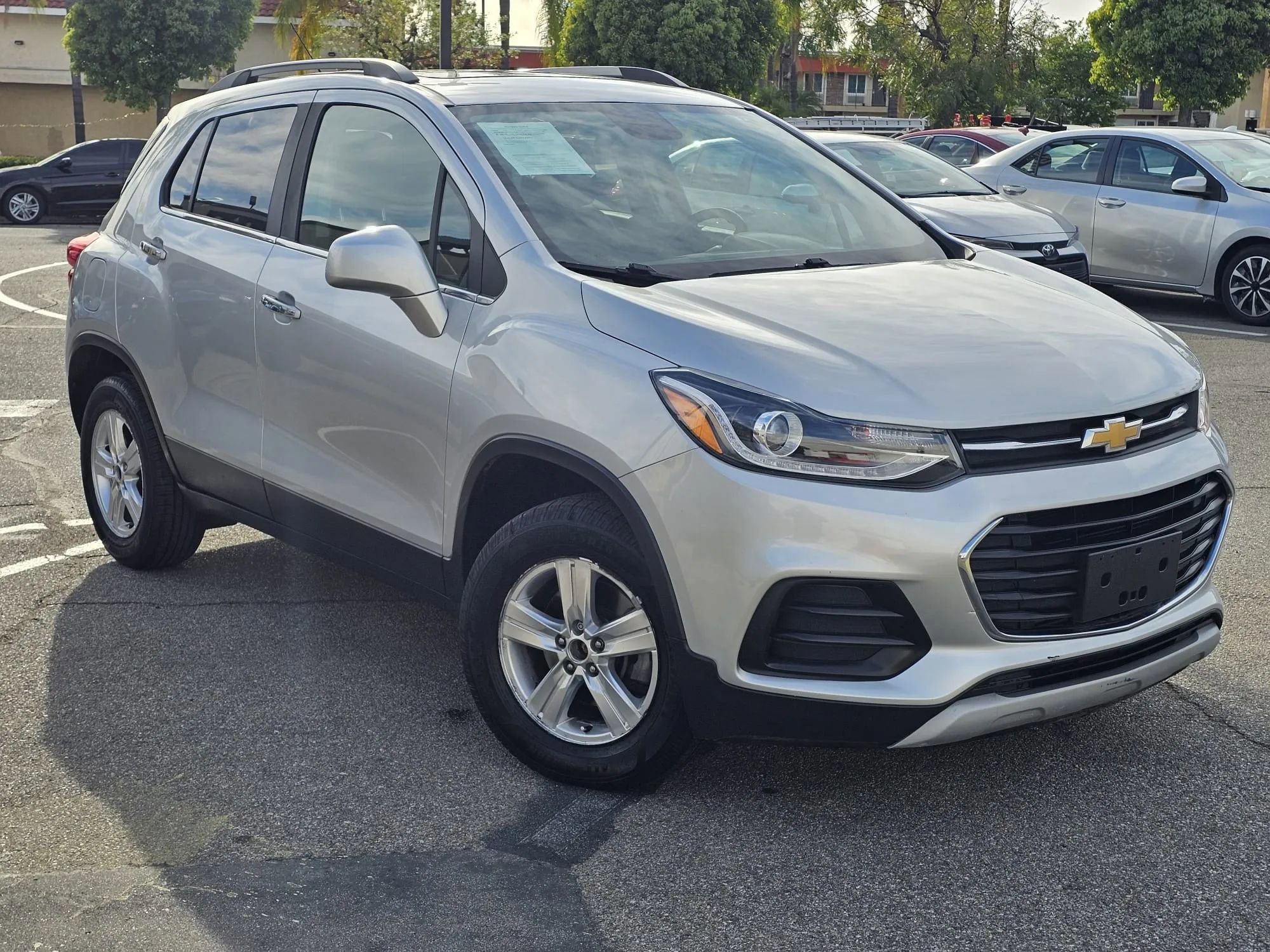 Used 2019 Chevrolet Trax LT w/ Sun & Sound Package image 3