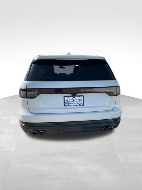 Used 2020 Lincoln Aviator Reserve w/ Equipment Group 202A image 5