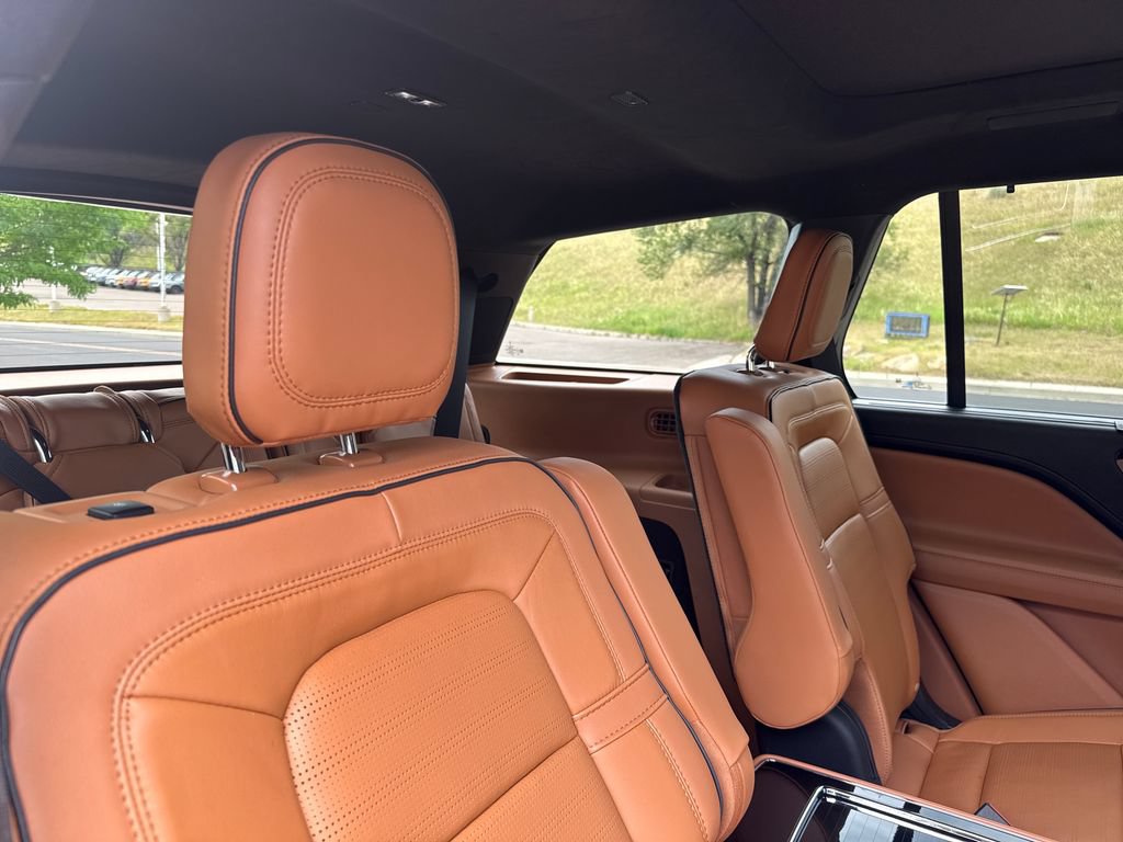 Certified 2023 Lincoln Aviator Black Label w/ Dynamic Handling Package AWD/4WD image 28