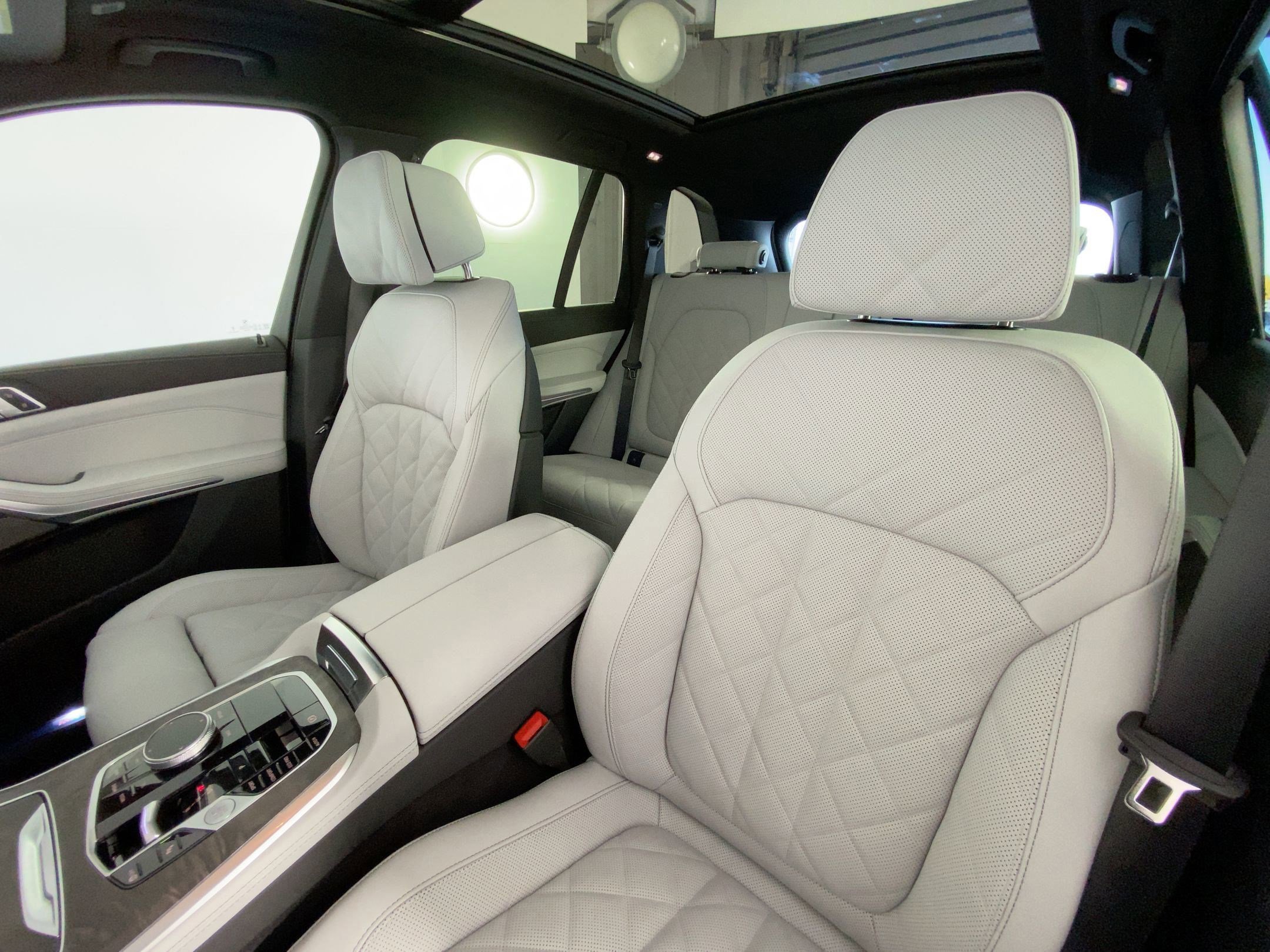 Used 2026 BMW X5 sDrive40i w/ Climate Comfort Package image 21