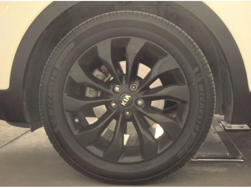 Used 2020 Kia Sorento EX FWD image 25