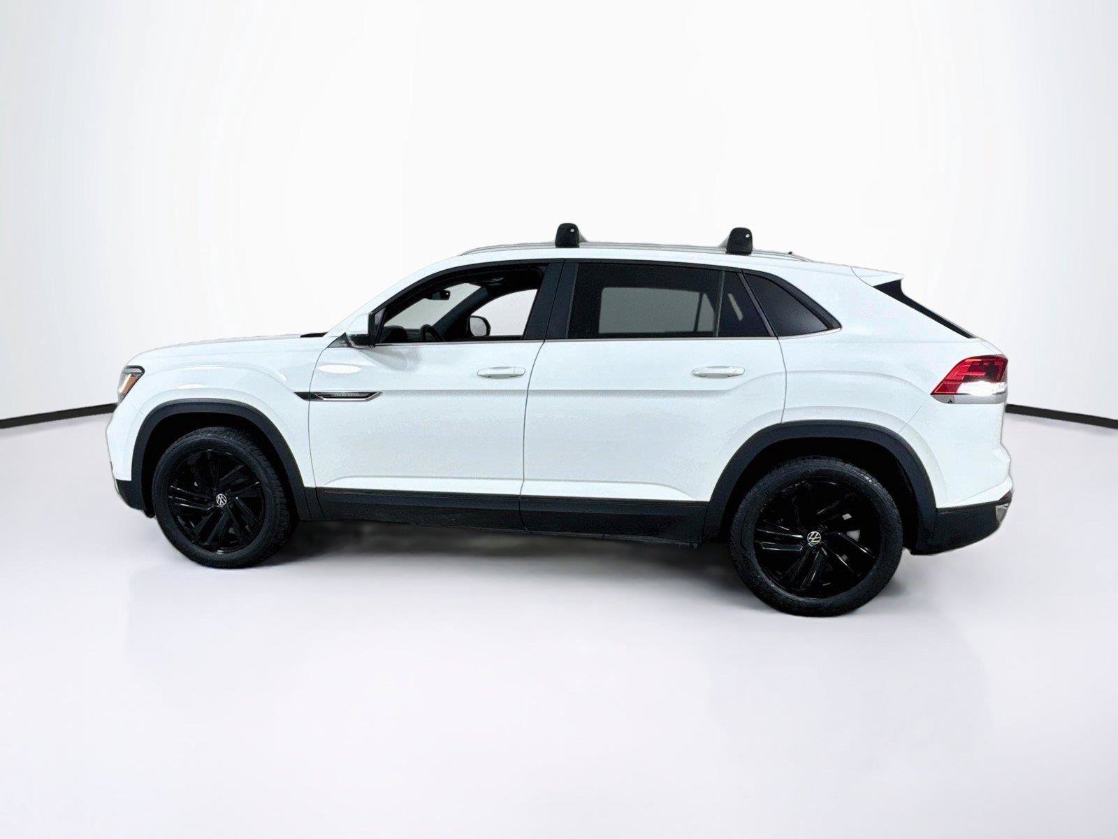 Certified 2023 Volkswagen Atlas Cross Sport SE FWD image 3
