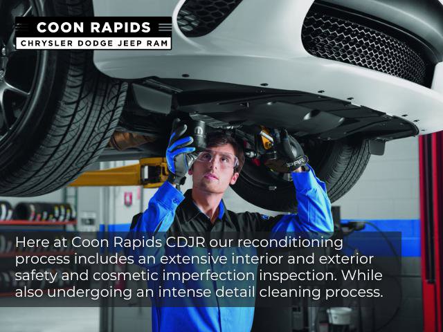 Used 2016 Ford Explorer XLT w/ Equipment Group 202A image 2