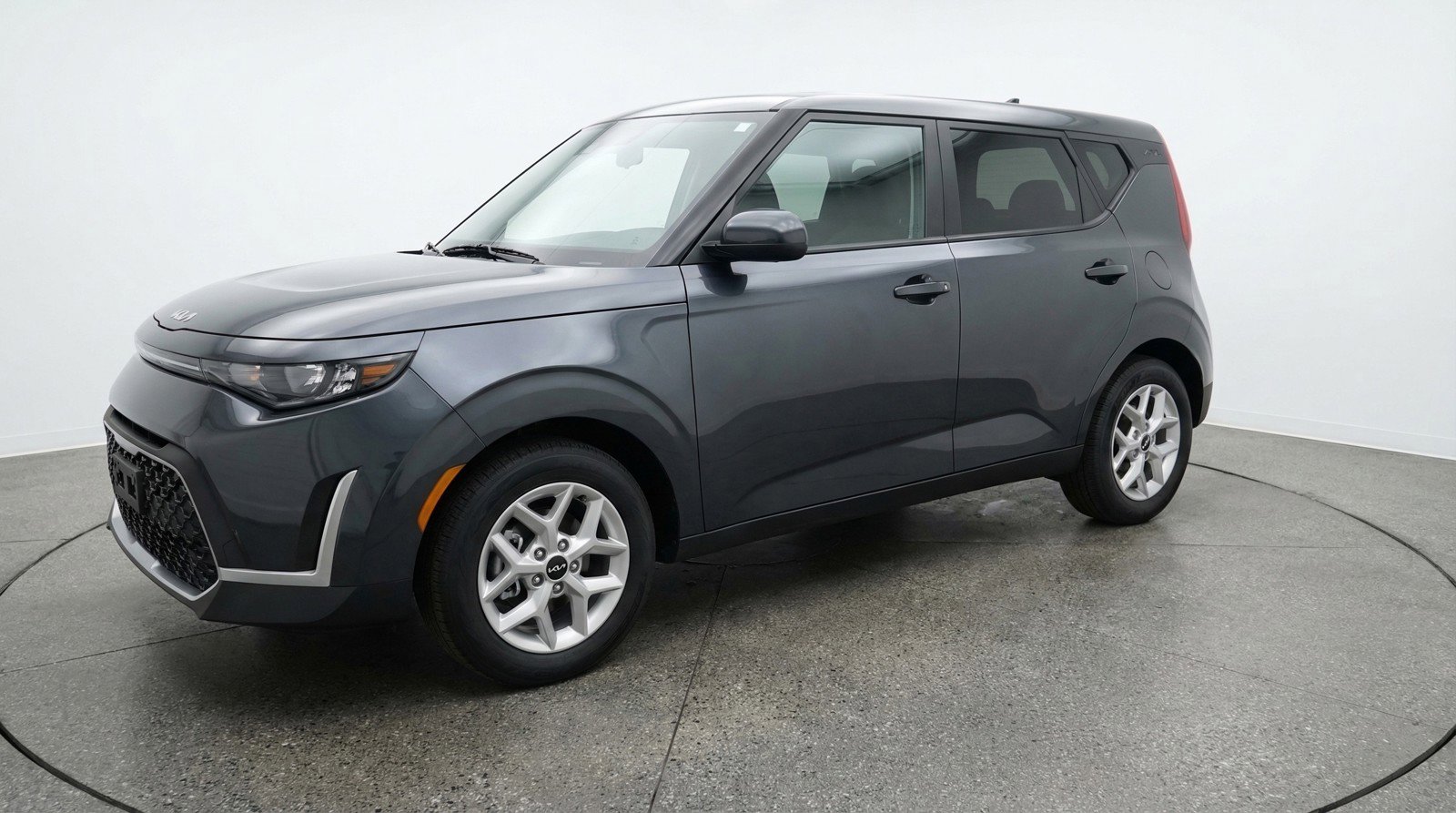 Used 2025 Kia Soul LX w/ LX Technology Package image 3