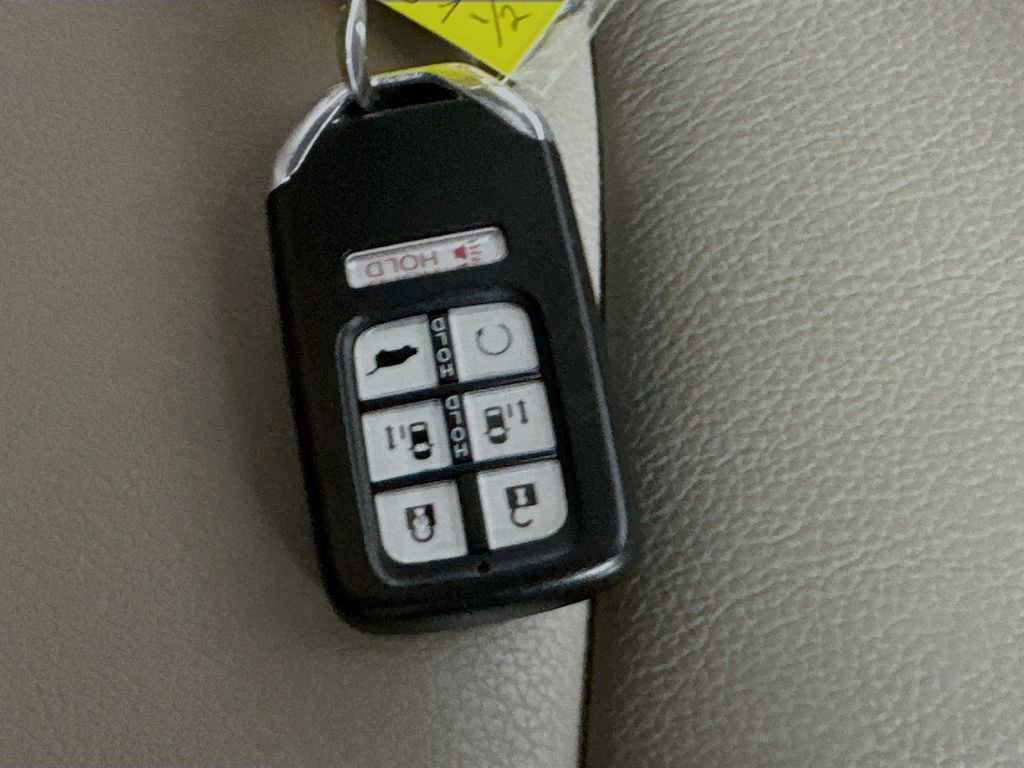Used 2018 Honda Odyssey Touring image 38