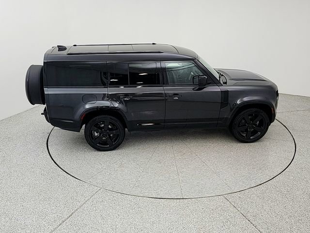New 2026 Land Rover Defender 130 X-Dynamic SE image 16
