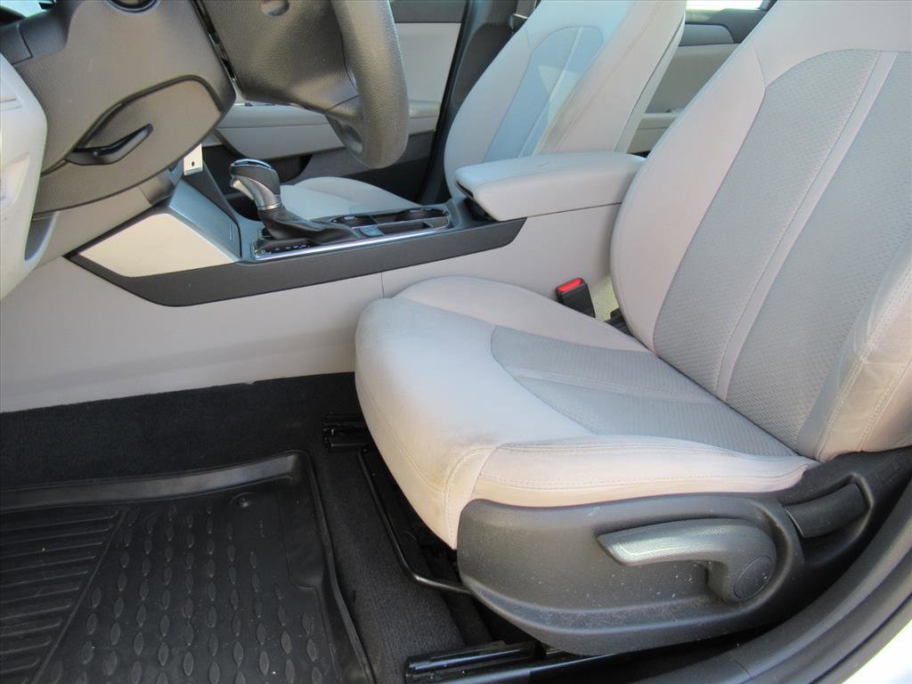 Used 2016 Hyundai Sonata SE image 15