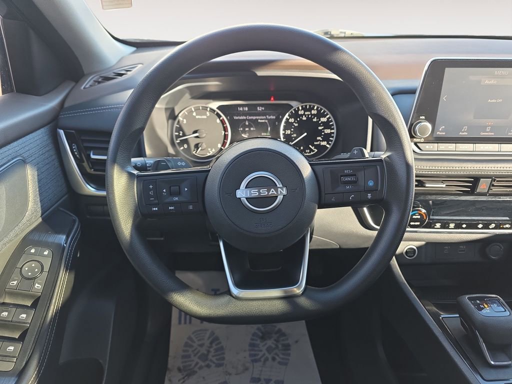 Used 2022 Nissan Rogue SV image 12