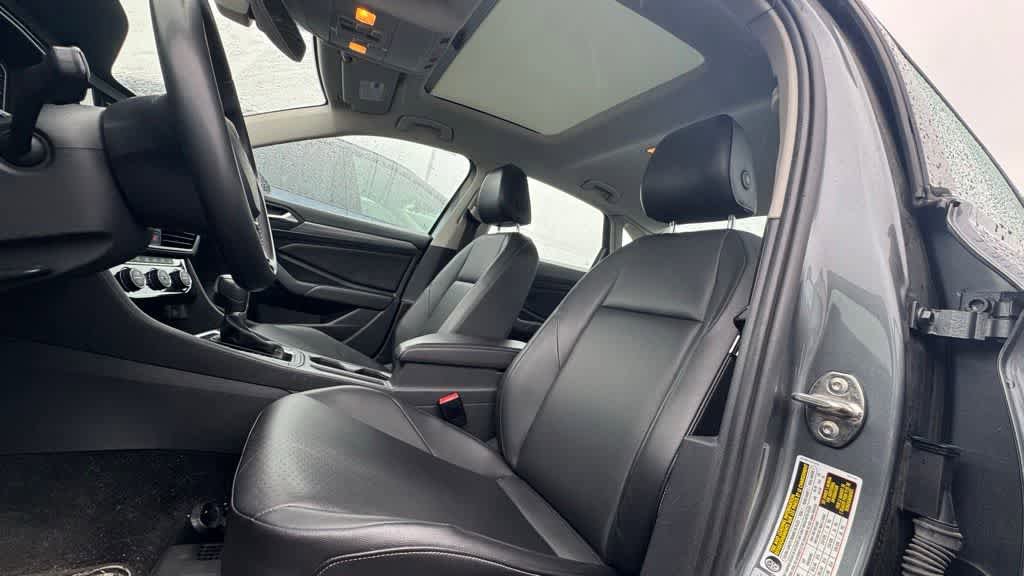 Used 2019 Volkswagen Jetta SEL FWD image 17