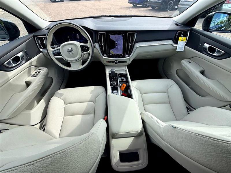 Used 2024 Volvo V60 B5 Cross Country Plus image 29