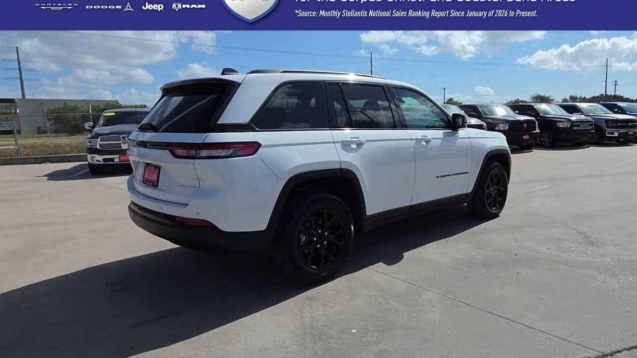 Used 2024 Jeep Grand Cherokee Altitude AWD/4WD image 8
