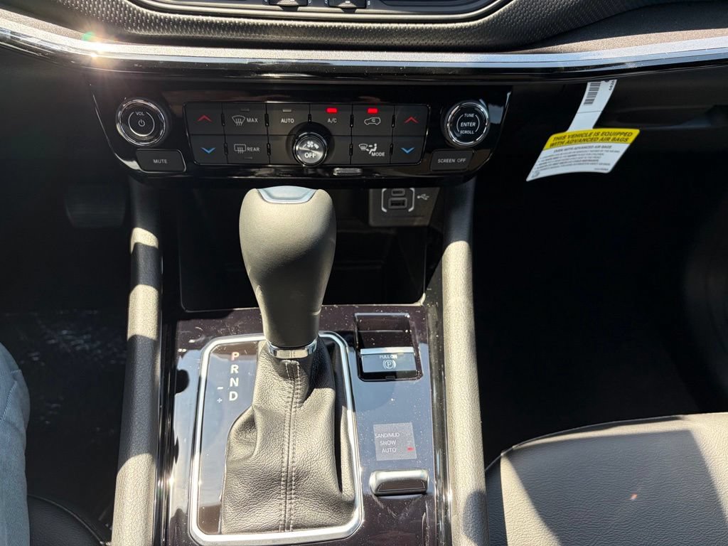 New 2026 Jeep Compass Latitude AWD/4WD image 36